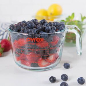 Alternative view of Pyrex® 4-cup Measuring Cup